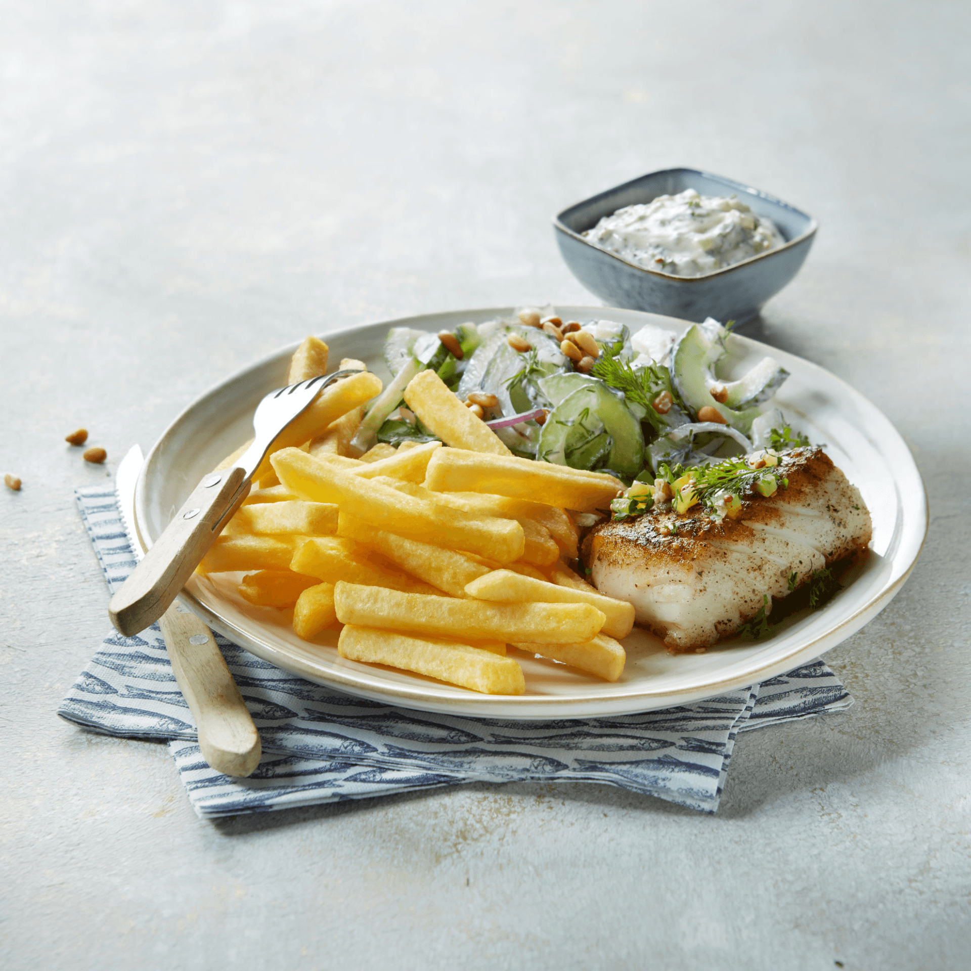 pom plus 10 mm färska pommes frites aviko serveringsförslag med sallad och fisk