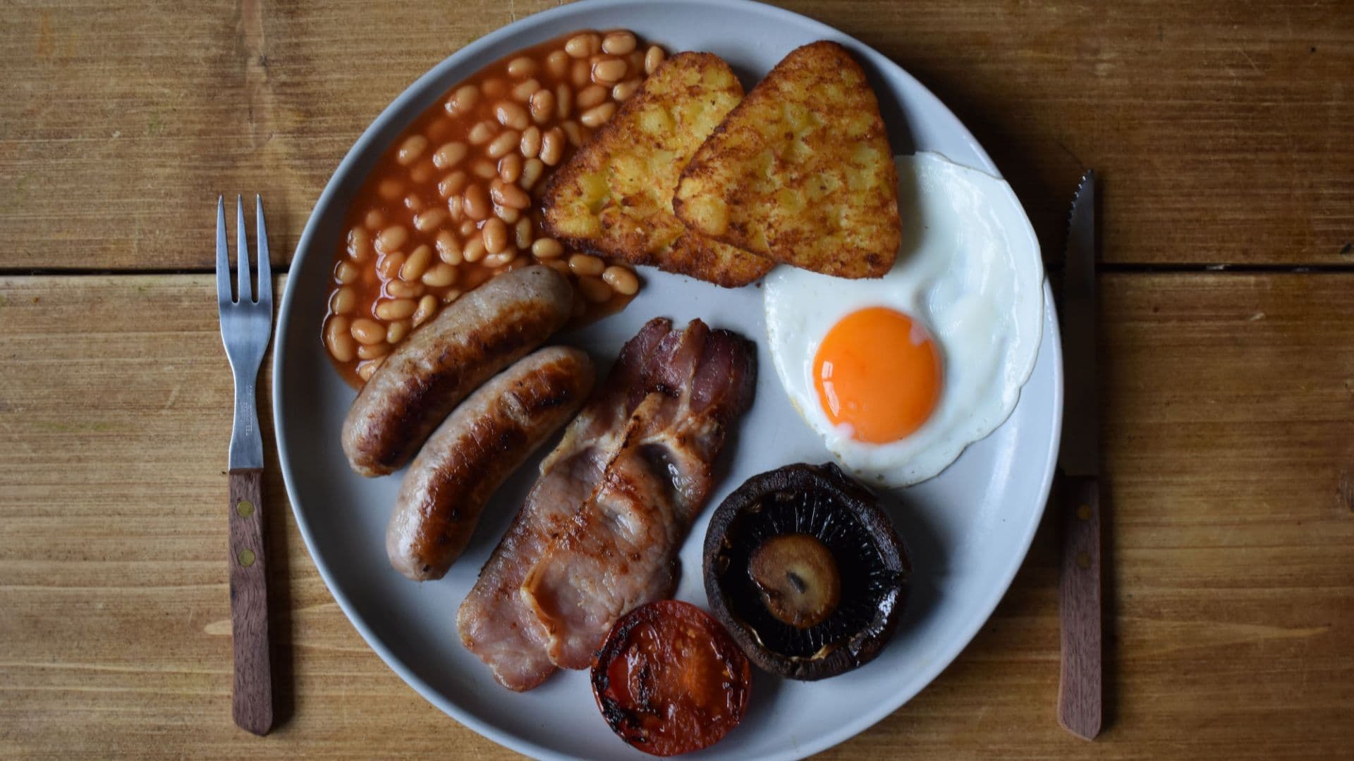 serveringsförlsag engelsk brunch frukost meny med hash browns